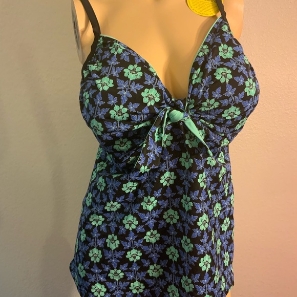 It Figures women’s plus size swimsuit Tankini top floral NWT 22W Blue floral - Picture 2 of 4